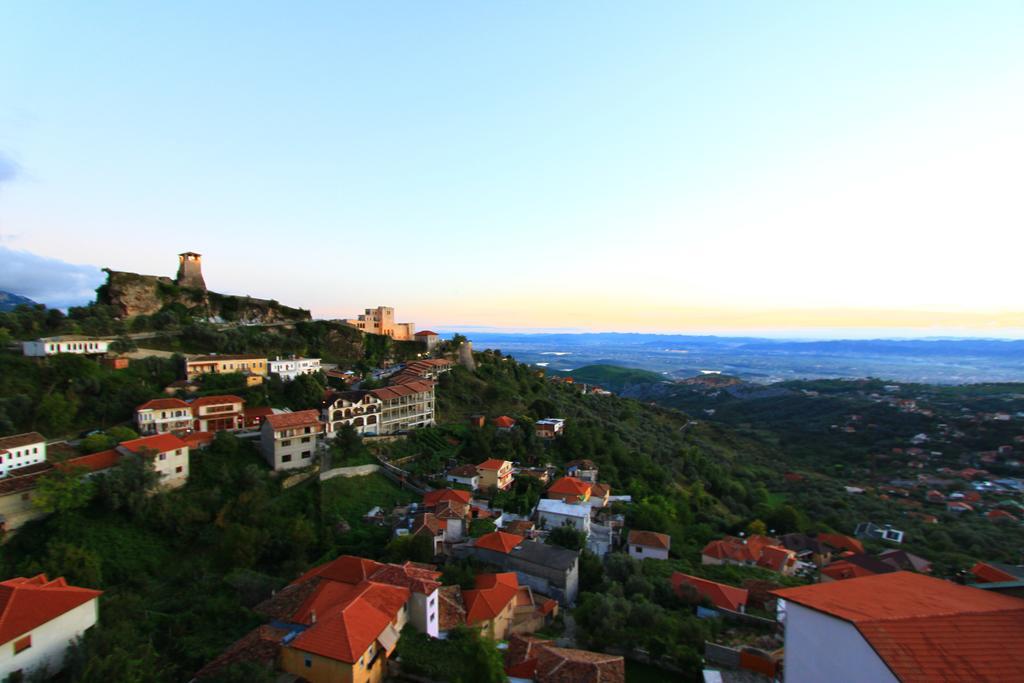 Hotel Panorama Kruje View On The Castle And The Old Town Pokoj fotografie